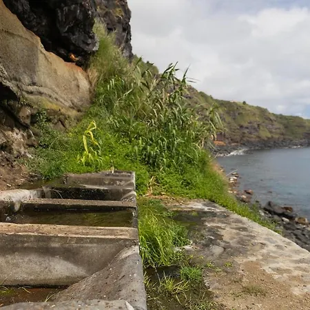 Fonte Da Rocha - Pias * Relva (Azores)