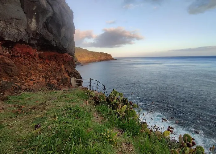 Fonte Da Rocha - Pias Relva (Azores)