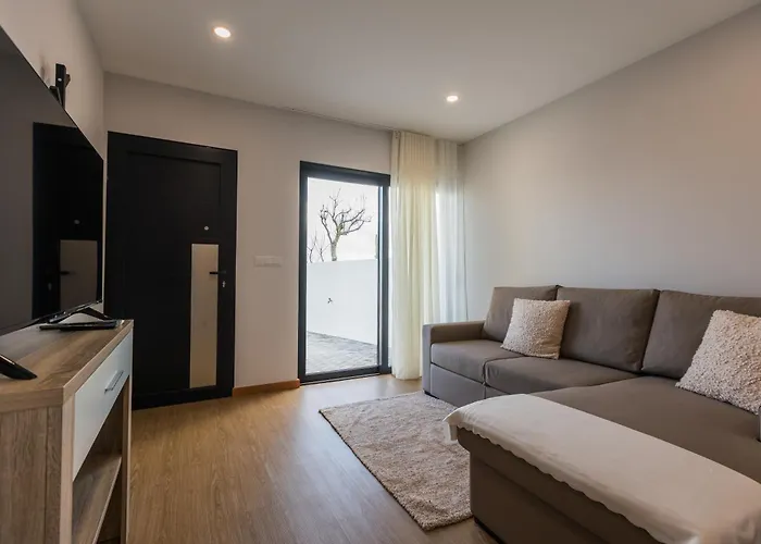 Fonte Da Rocha - Pias Relva (Azores)