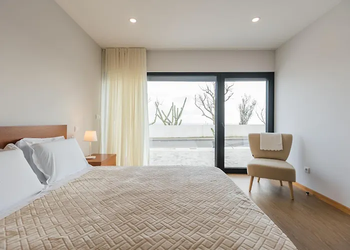 Fonte Da Rocha - Pias Relva (Azores)